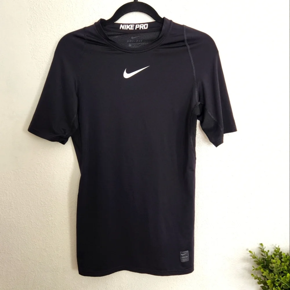 Nike pro shirt for men size L